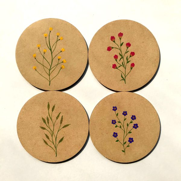Wildflowers-coaster-wooden-handpainted-handmade-botanical-nature-minimal-rustic-home-decor-tableware-minimal